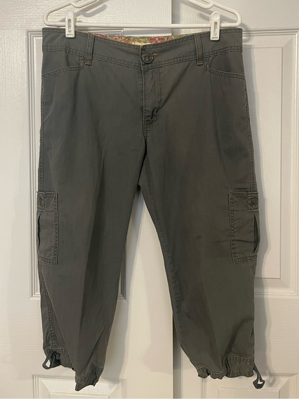 Levi's Olive Green Cargo Capri Pants